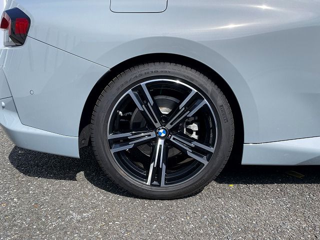 G42 220i Coupe