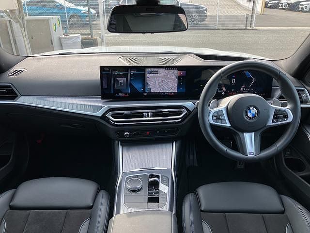 320d xDrive Berline RHD