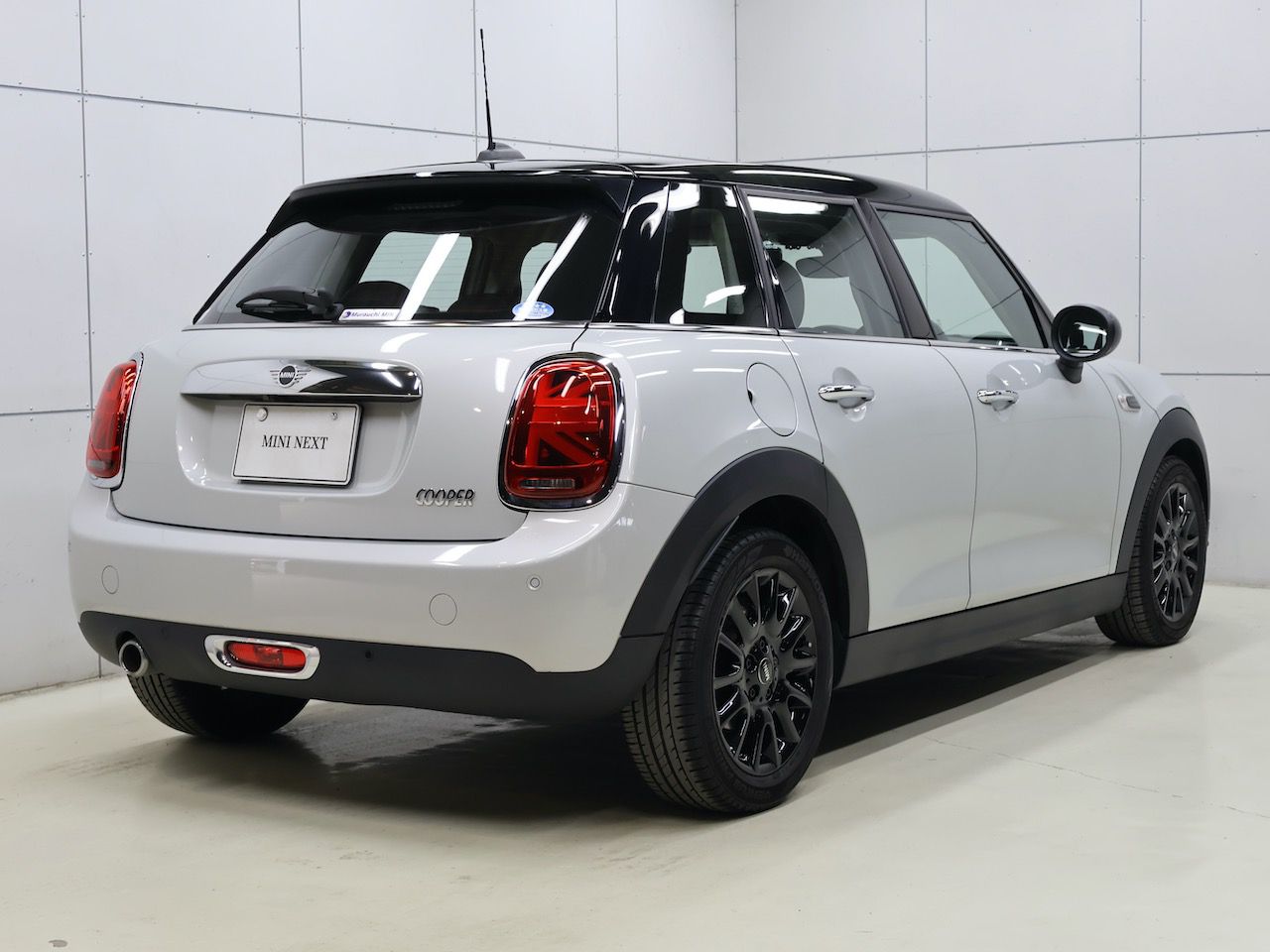 F55 MINI Cooper 5-Door Hatch LCI