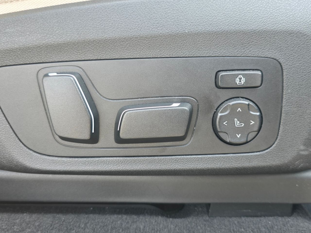 X4 xDrive20d RHD