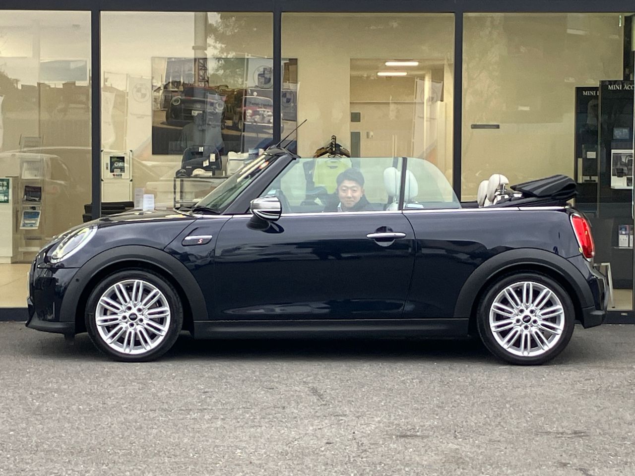 MINI Cooper S Convertible RHD