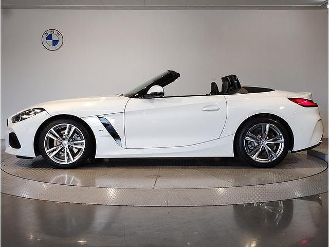 G29 z4 sDrive20i RHD