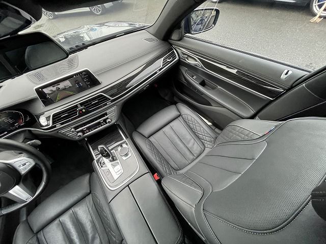 750i xDrive Sedan