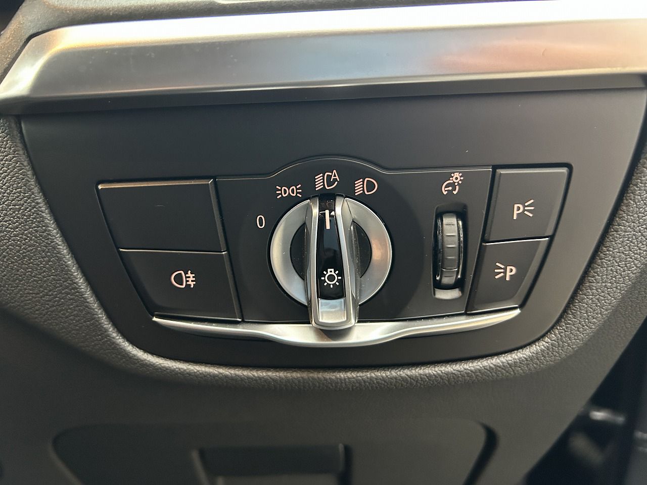 G01 X3 M40d RHD LCI ZA