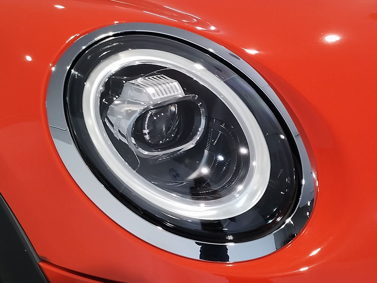 F55 COOPER D (AT)