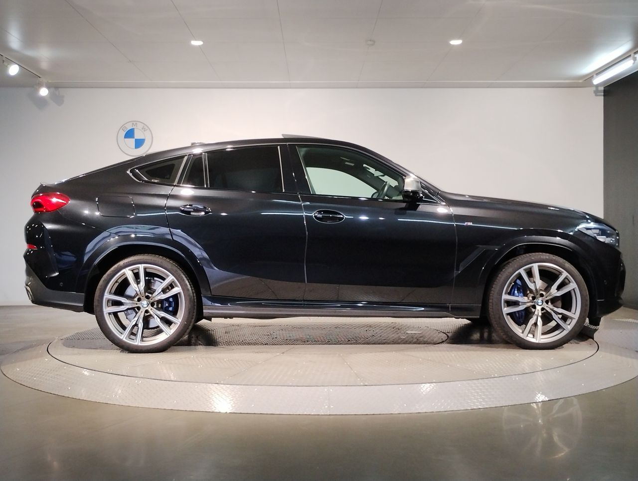 X* M50i RHD