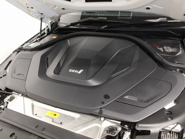 G26 i4 eDrive40 RHD