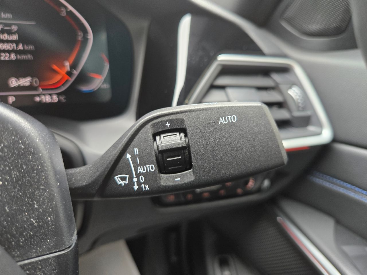 G20 320d xDrive RHD Saloon