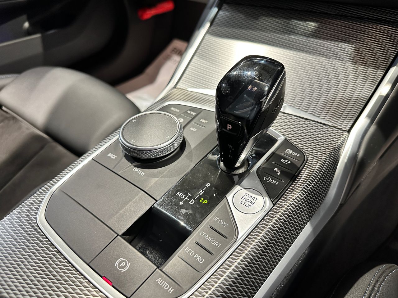 G20 320d xDrive RHD Saloon