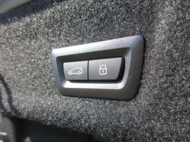 320d xDrive Berline RHD