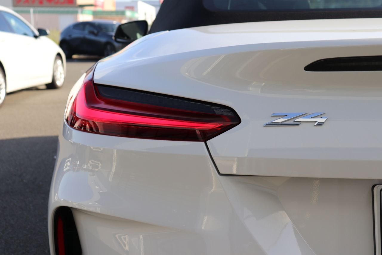 G29 z4 sDrive20i RHD