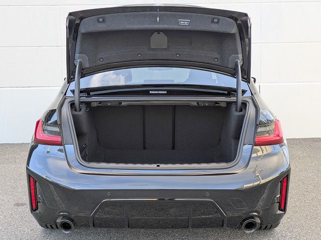 320d xDrive Berline RHD