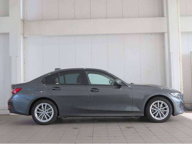 G20 320d xDrive RHD Saloon