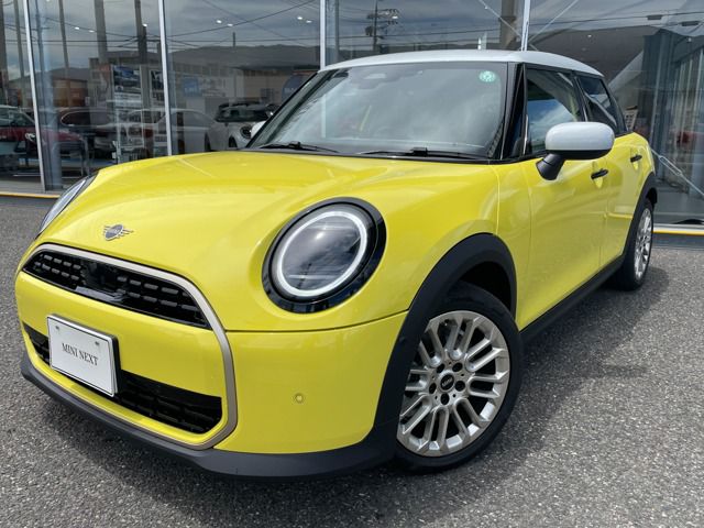 THE NEW MINI COOPER (5 DOOR) C