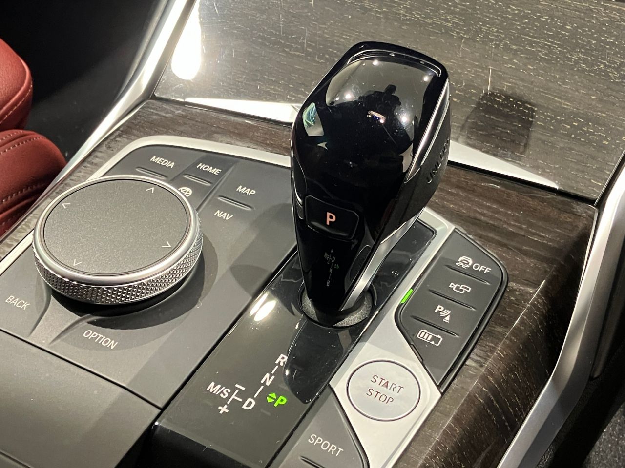 G20 330e Saloon RHD