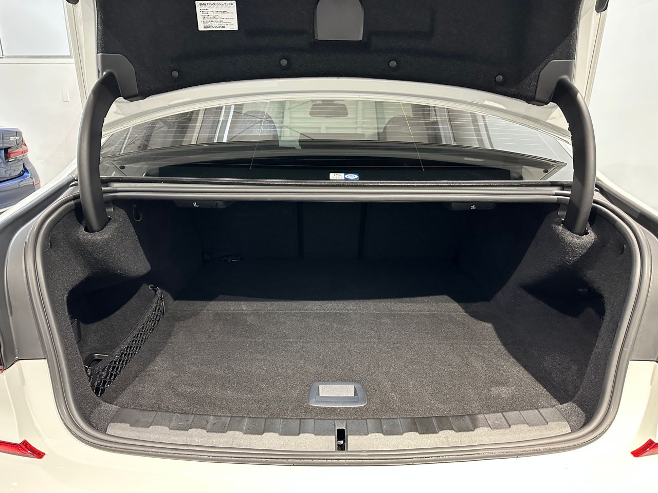 G20 330e Saloon RHD