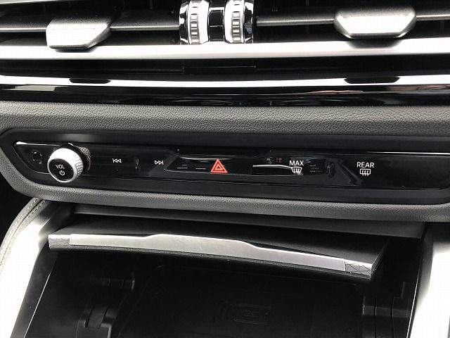 G26 i4 eDrive40 RHD