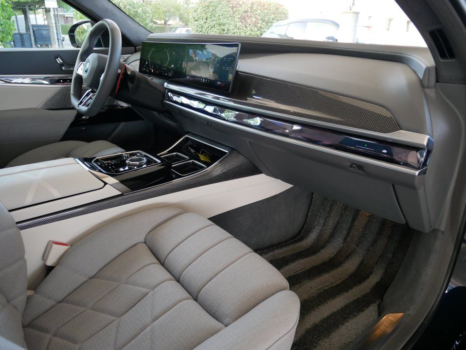 BMW 760