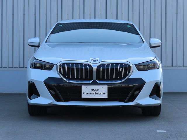 BMW i5 eDrive40 Sedan RHD