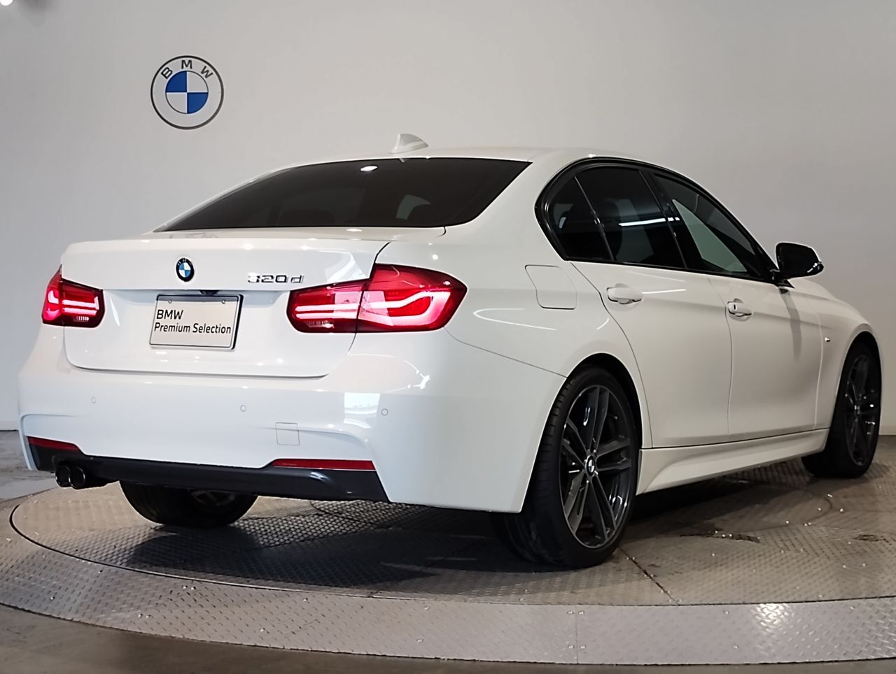 320D SEDAN RHD