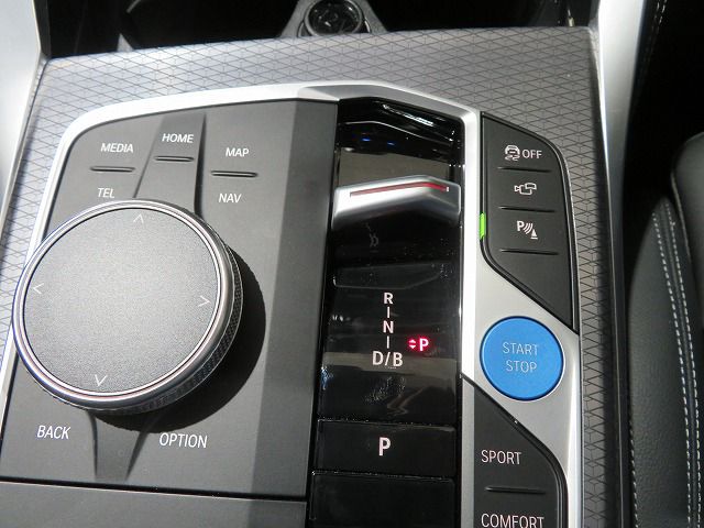 G26 i4 eDrive40 RHD
