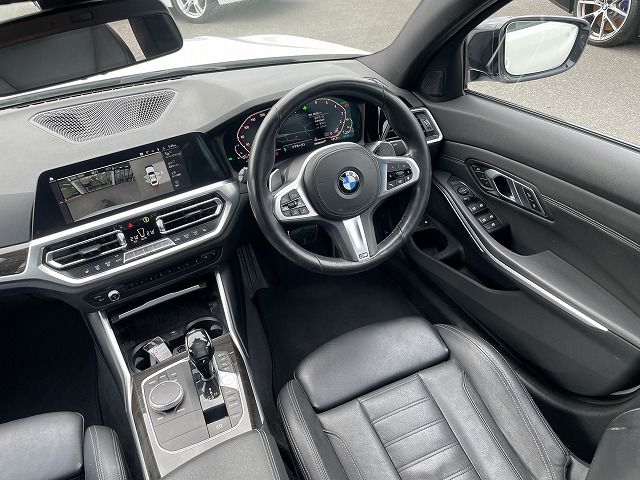 G20 330e Saloon RHD