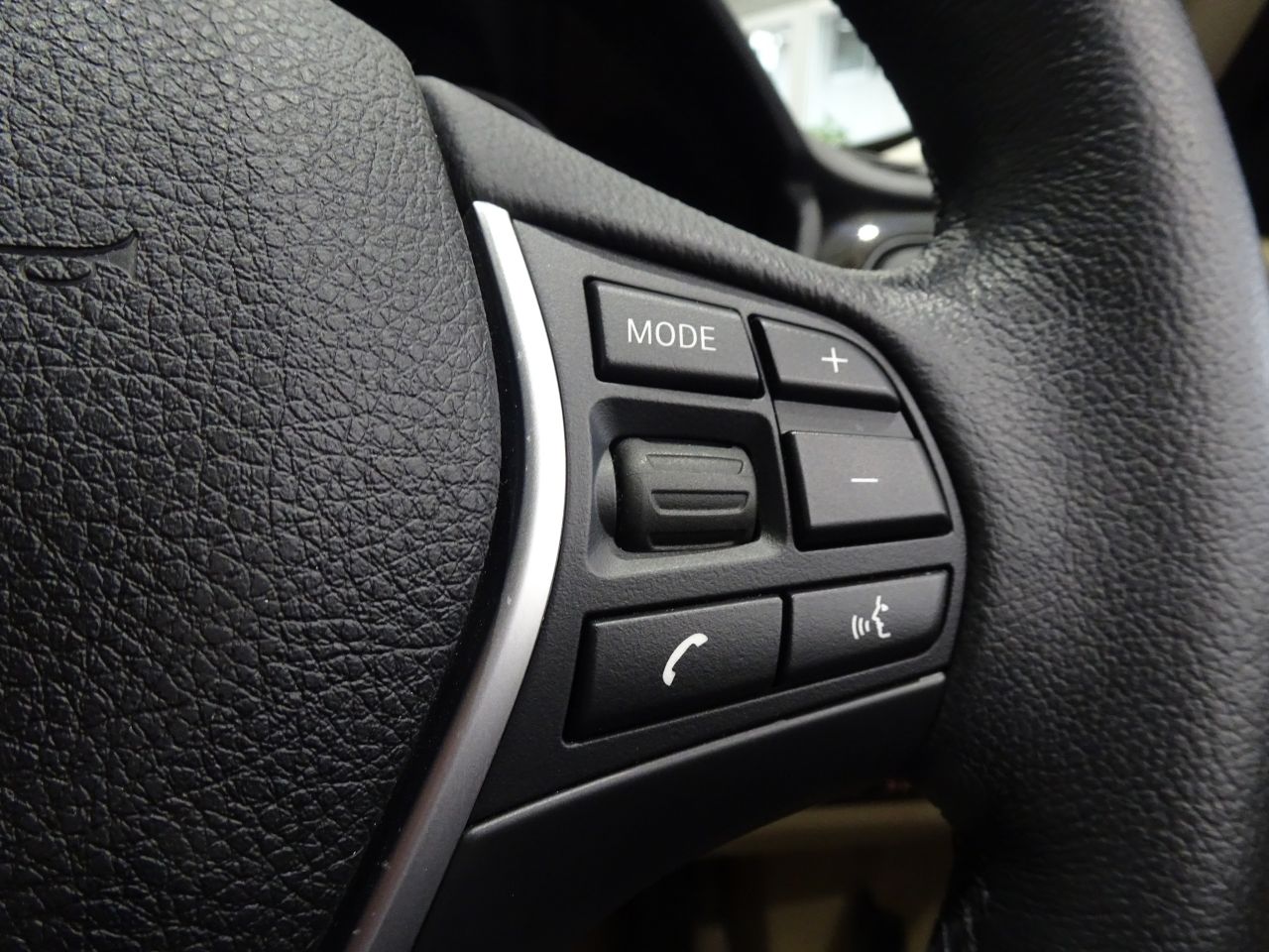 320I XDRIVE TOURING RHD
