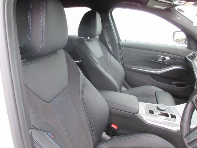 320d xDrive Berline RHD