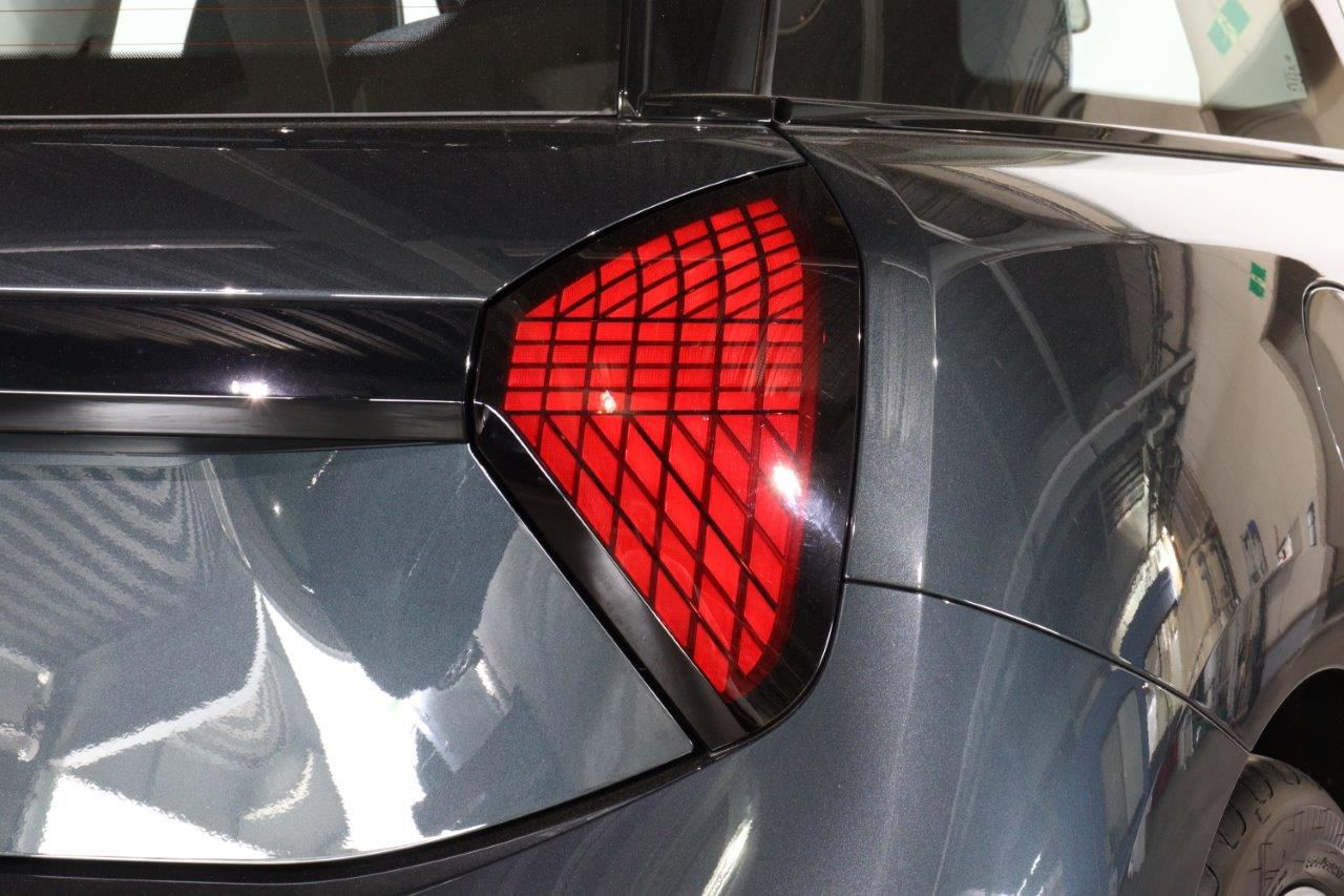 J01 MINI Cooper E