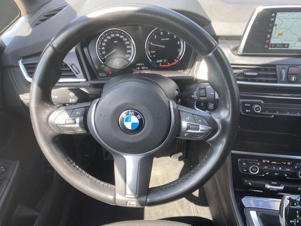 BMW 218
