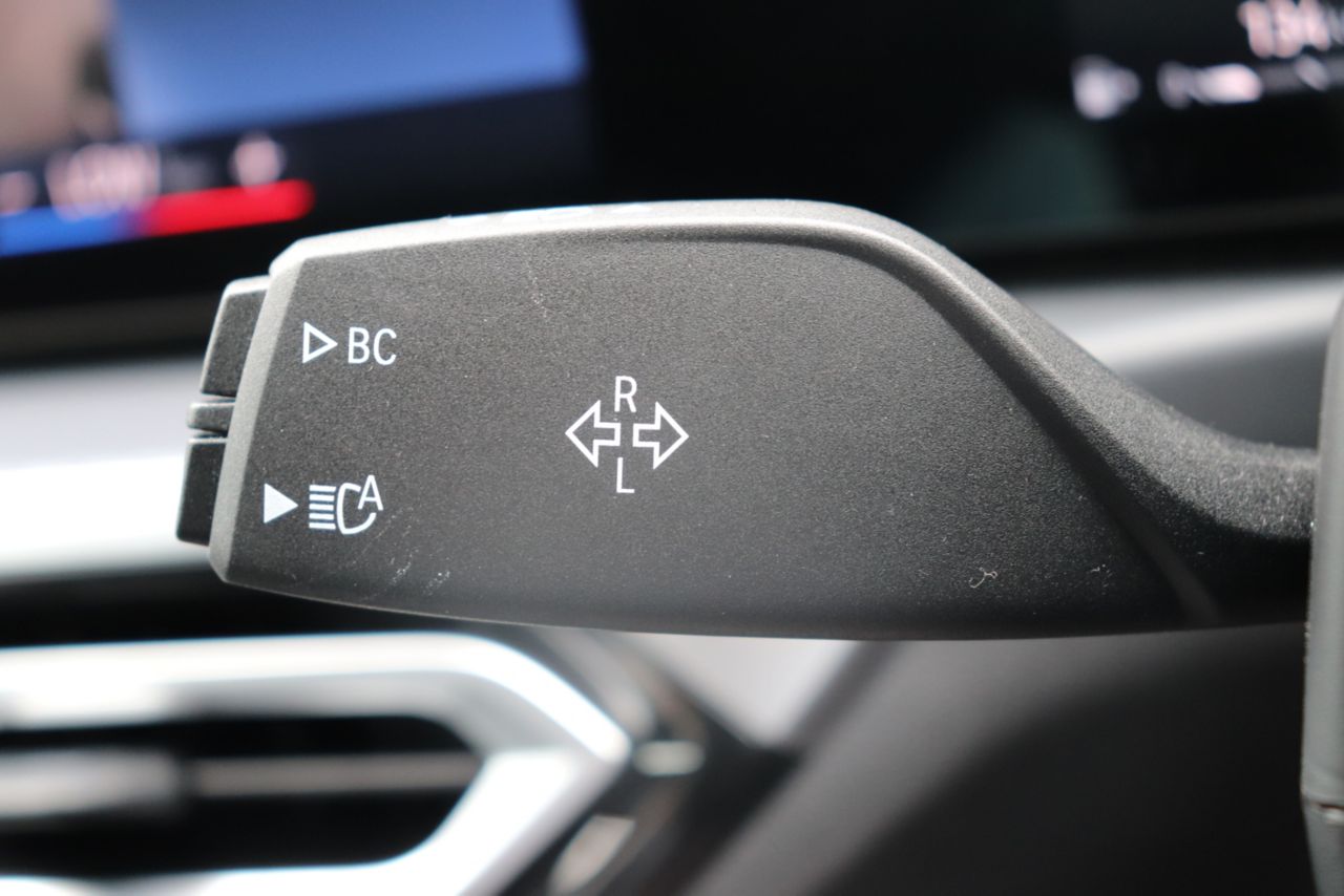 320d xDrive Berline RHD