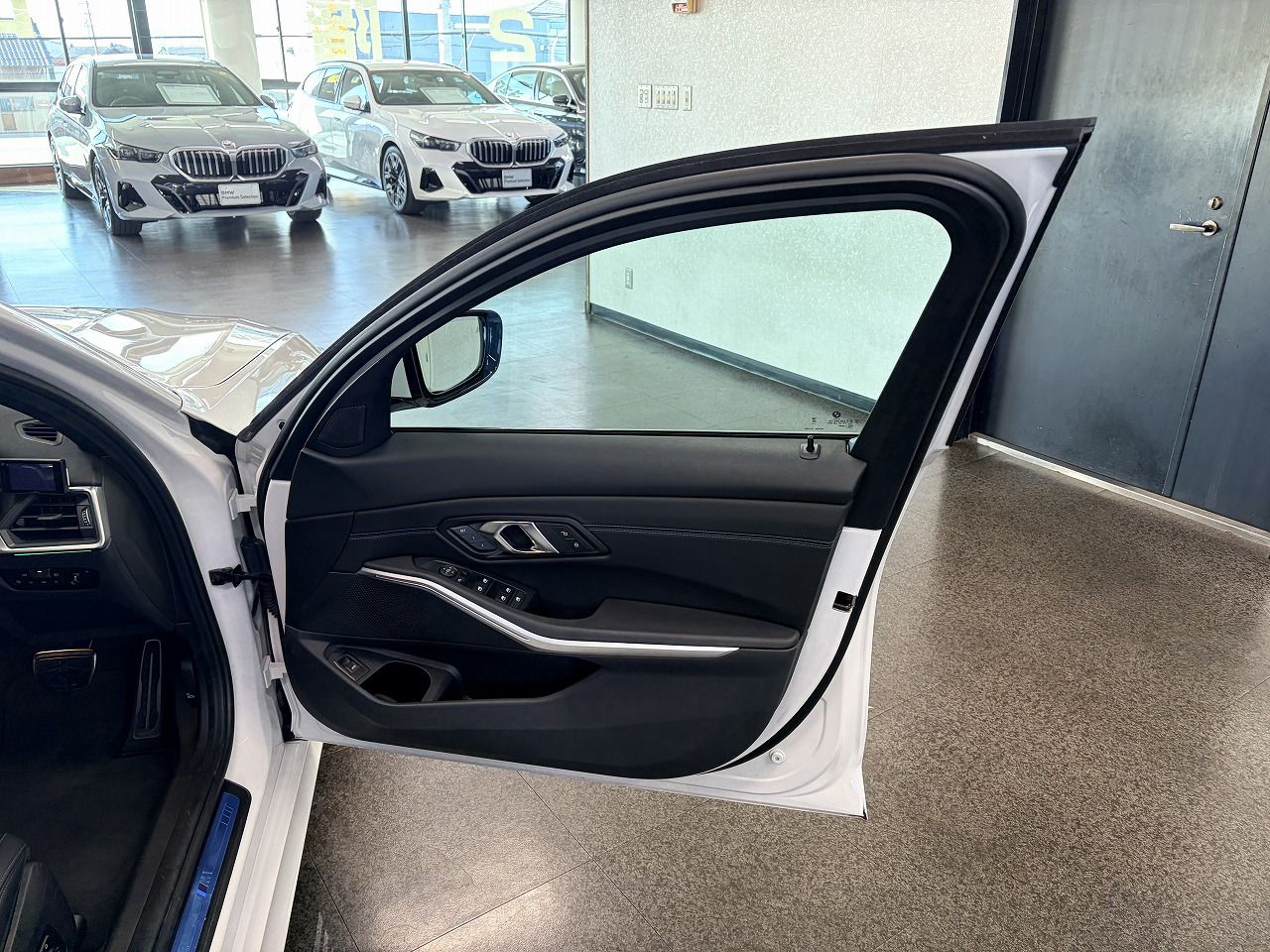 320d xDrive Berline RHD