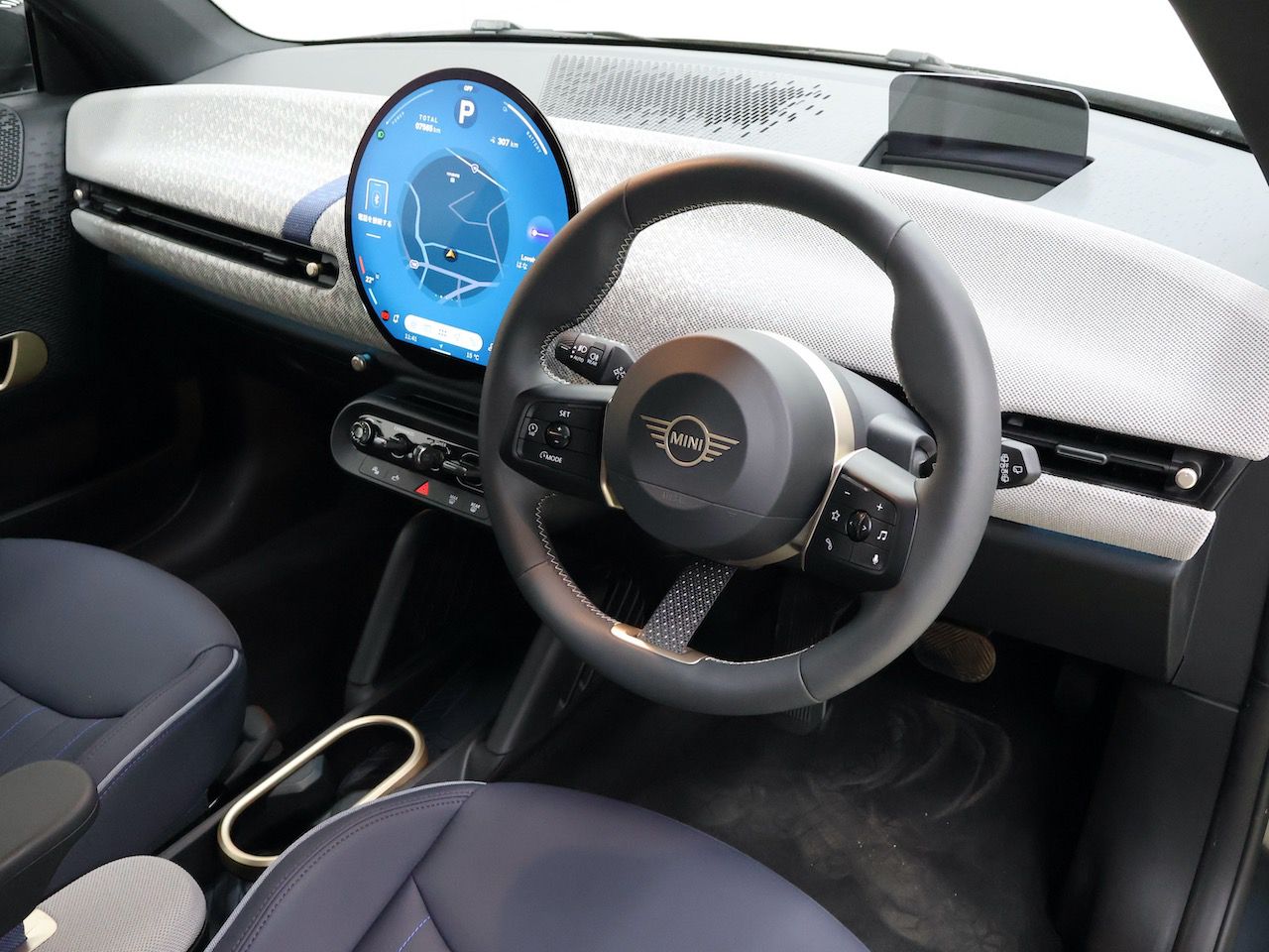 J01 MINI Cooper SE