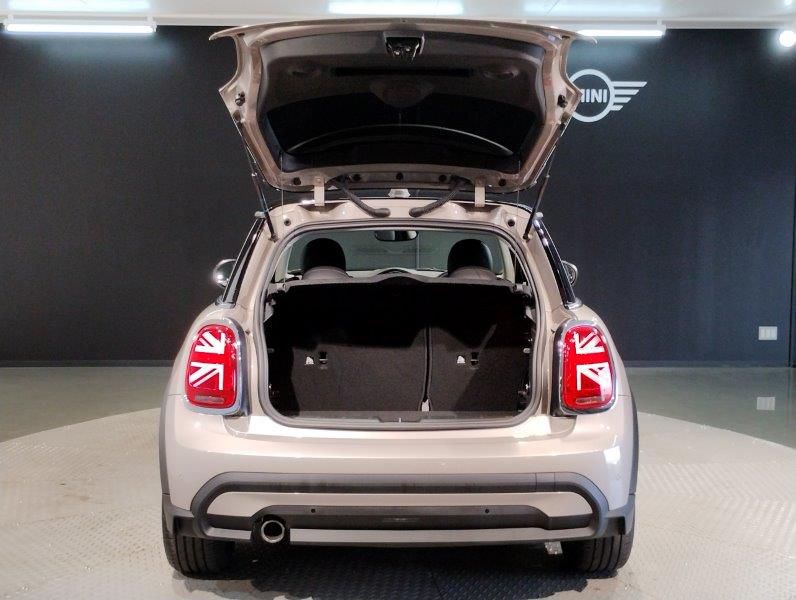 MINI Cooper F56 RHD