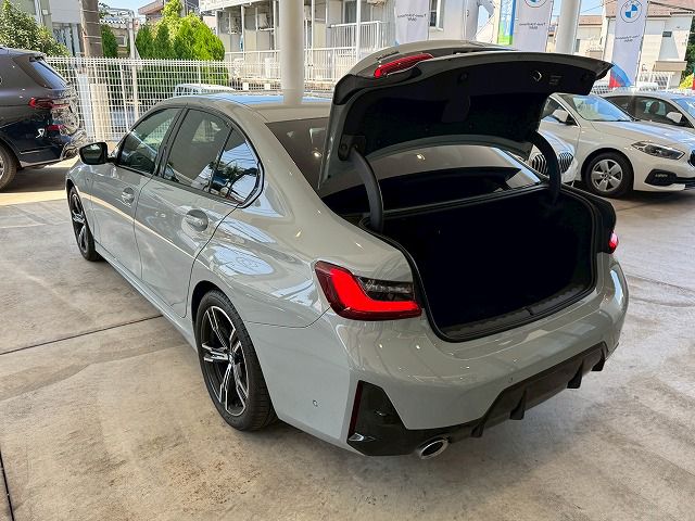 320d xDrive Berline RHD