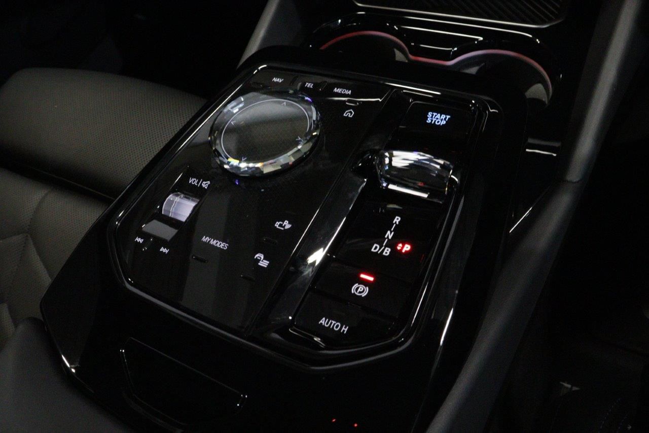 BMW i5 eDrive40 M Sport RHD