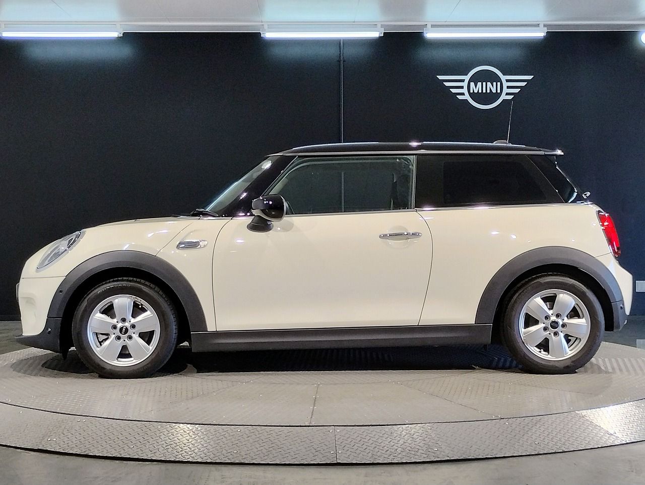 F56 COOPER D (AT)