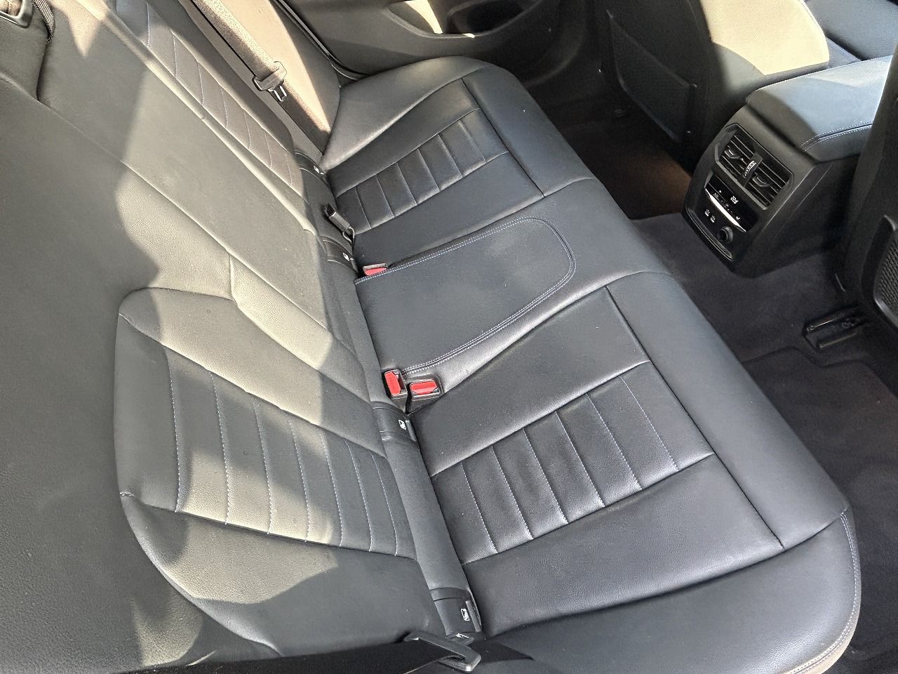 G20 320d xDrive RHD Saloon