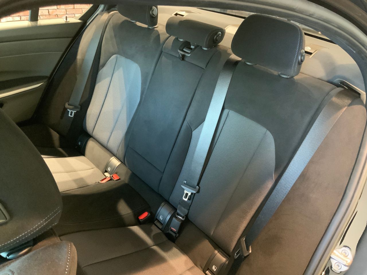 320d xDrive Berline RHD