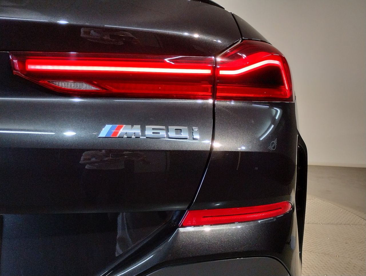 X6 M60i xDrive RHD