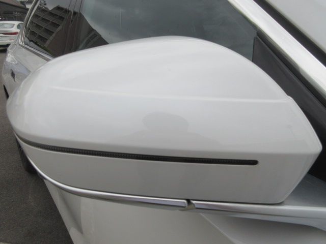 i7 xDrive60 Sedan RHD