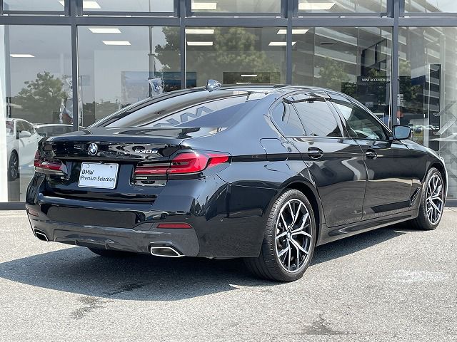 530e Sedan RHD