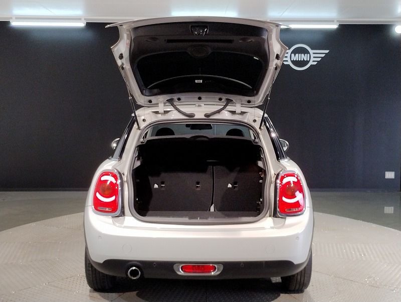 F55 COOPER D (AT)