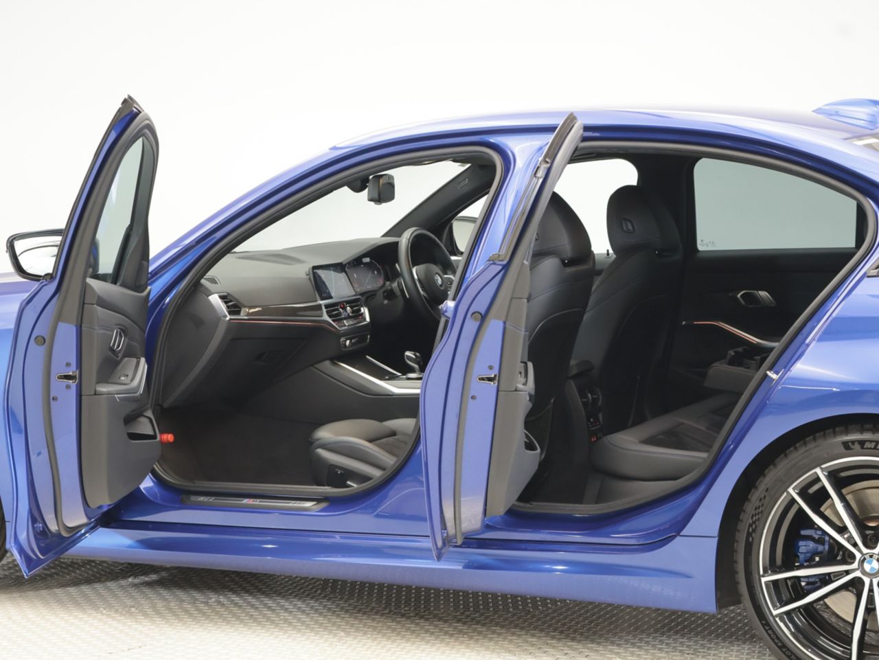 330i Berline RHD