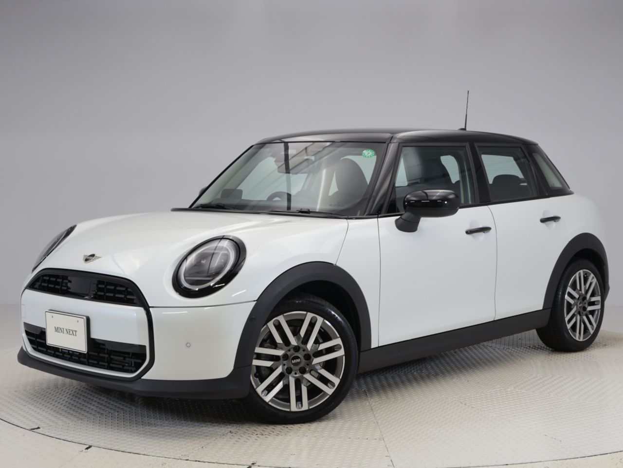 THE NEW MINI COOPER (5 DOOR) C