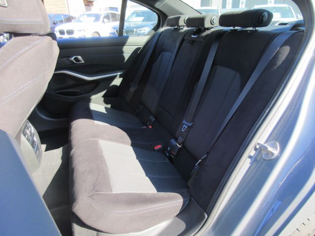 320d xDrive Berline RHD