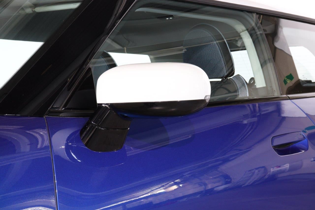 J01 MINI Cooper E