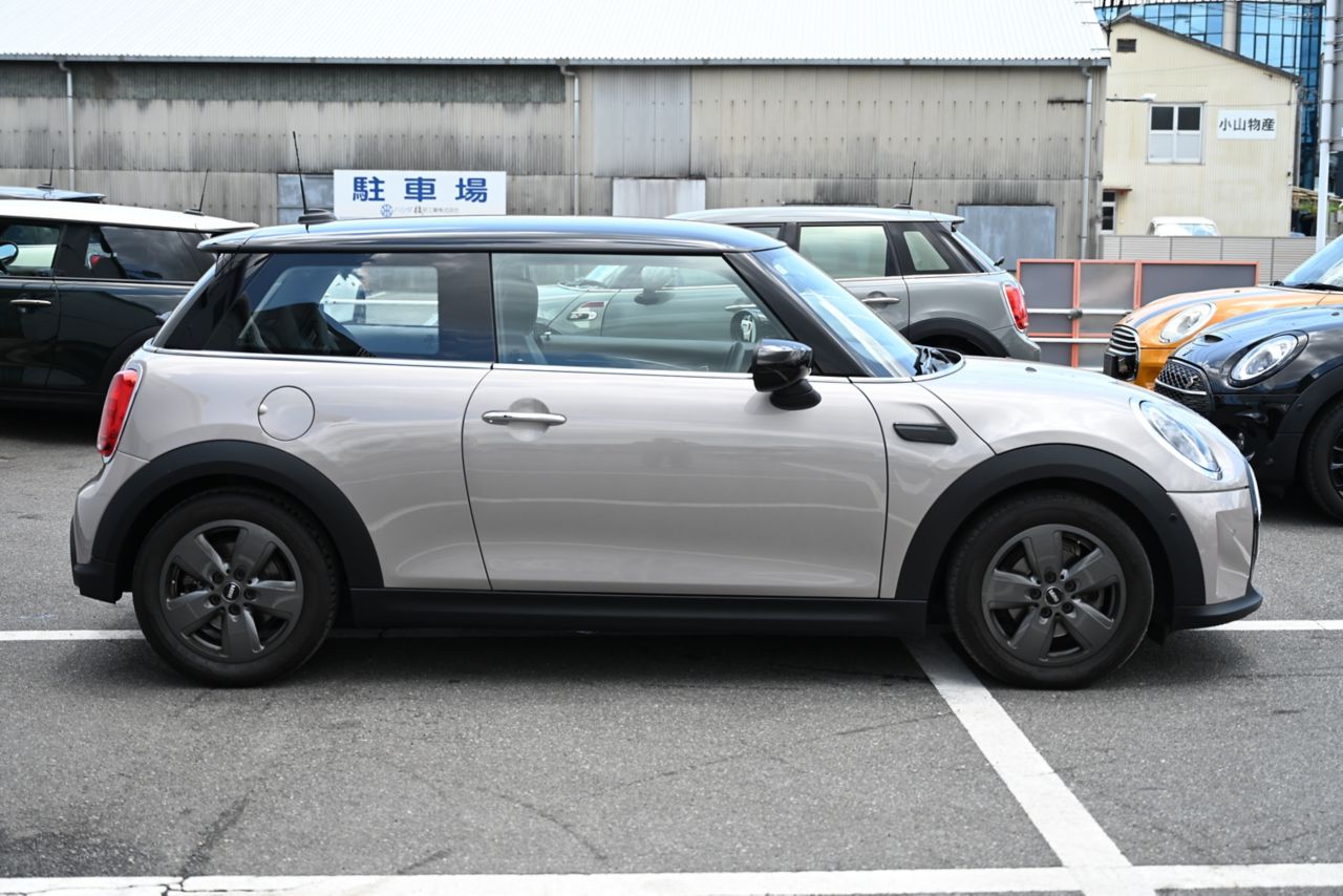 MINI Cooper F56 RHD