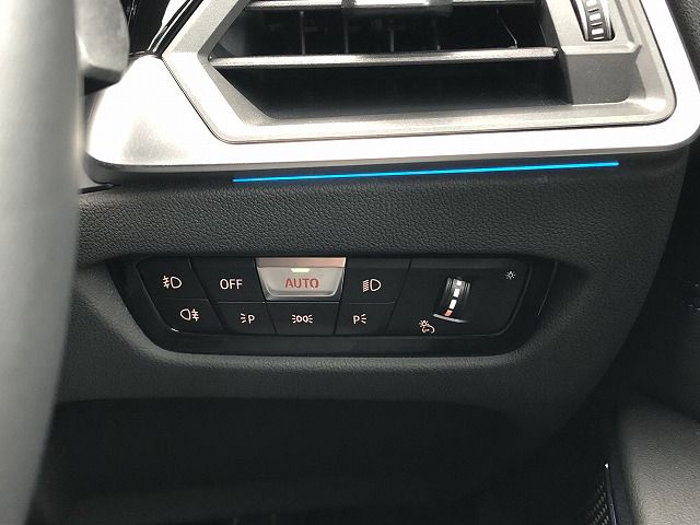 G20 330e Saloon RHD MX