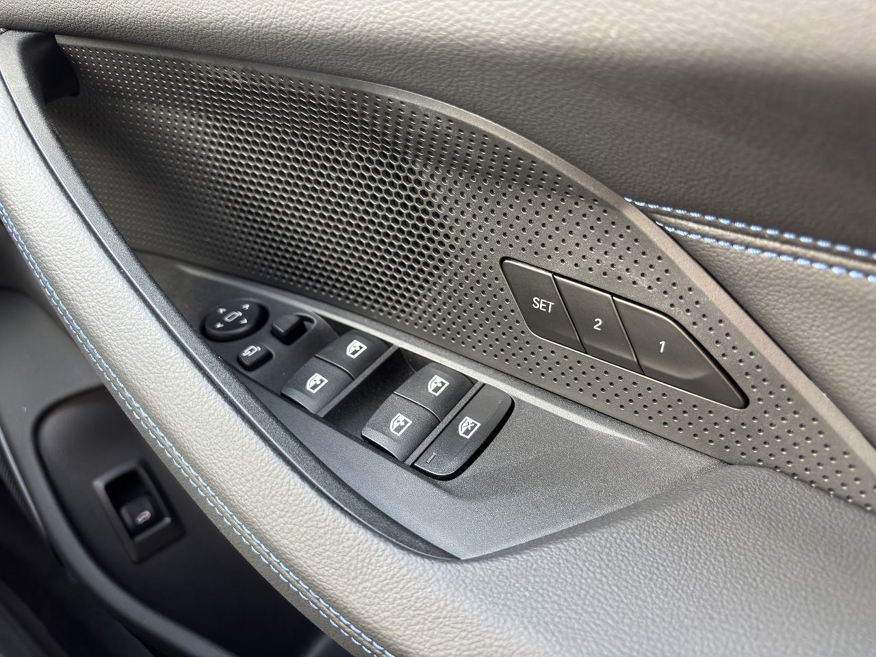 G26 i4 eDrive40 RHD